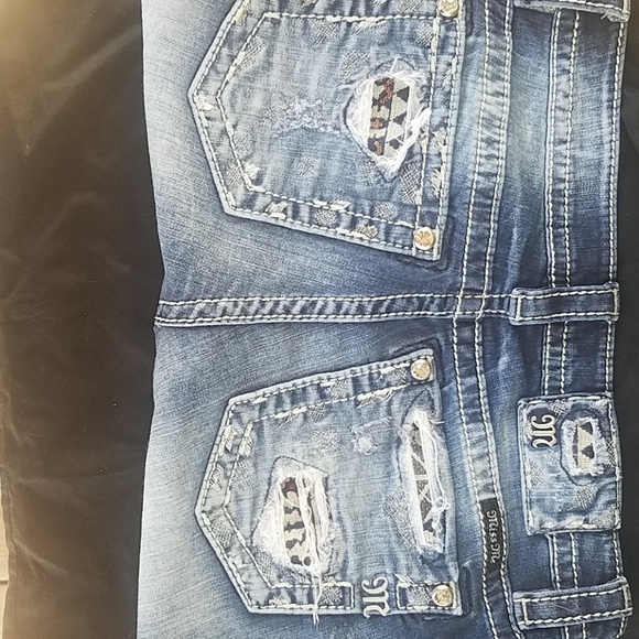 Miss Me Jean's Capris - Picture 5 of 5